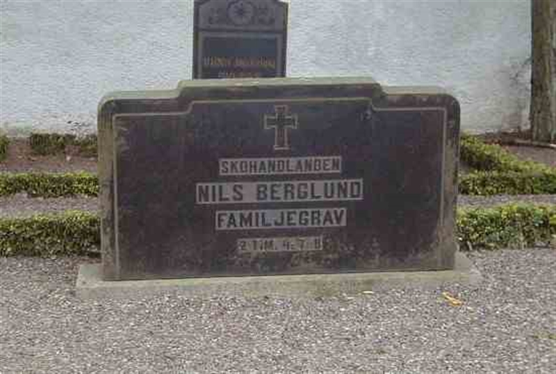 Grave number: BK F   105, 106
