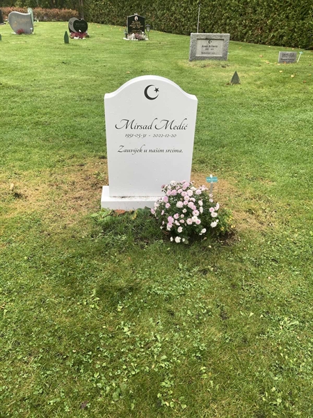 Hautatunnus: 1 3 M/Be   112-113