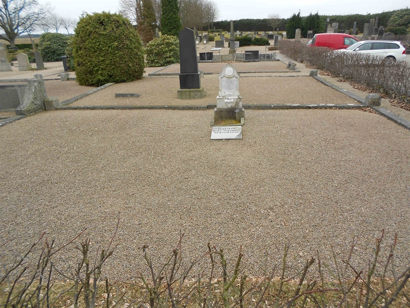 Grave number: V 1     2