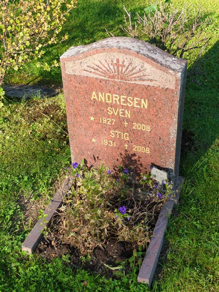 Grave number: 1 10   235-238