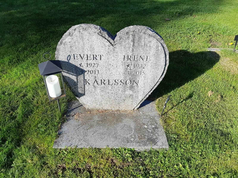 Hautatunnus: Fr 8   102-103