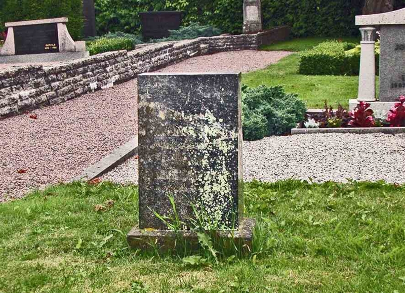 Grave number: 3 D    11C, 11D, 11E, 11G