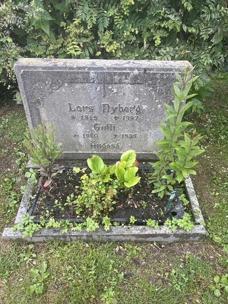 Grave number: 002 2   601