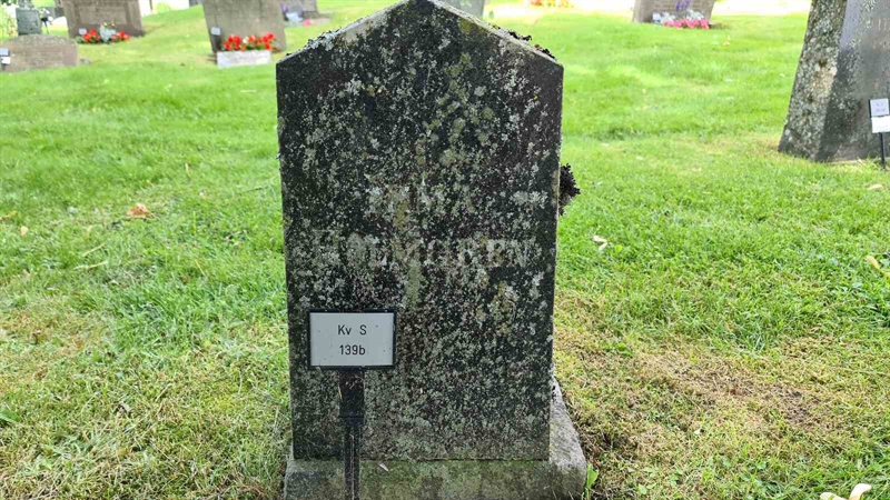 Grave number: M S  139b