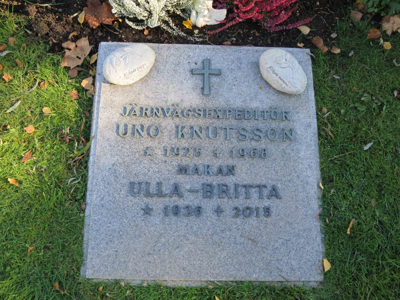 Grave number: HÖB 52    36