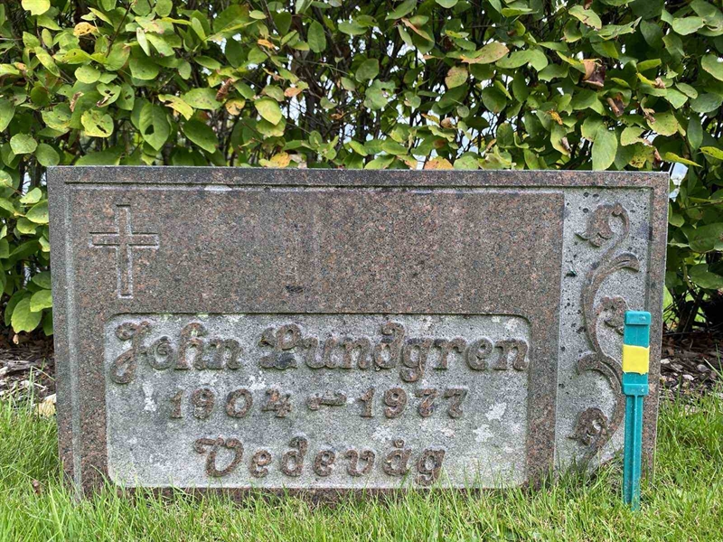 Grave number: 1 19    235