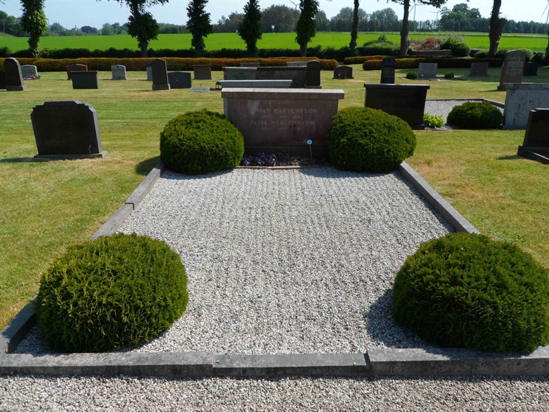 Grave number: ÖH H    11, 12, 26, 27