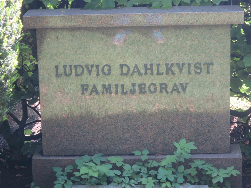 Grave number: HÖB 27     1
