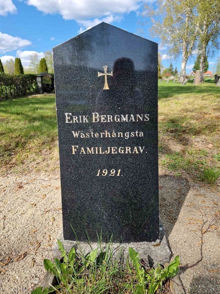 Grave number: 501 21 3487-3490