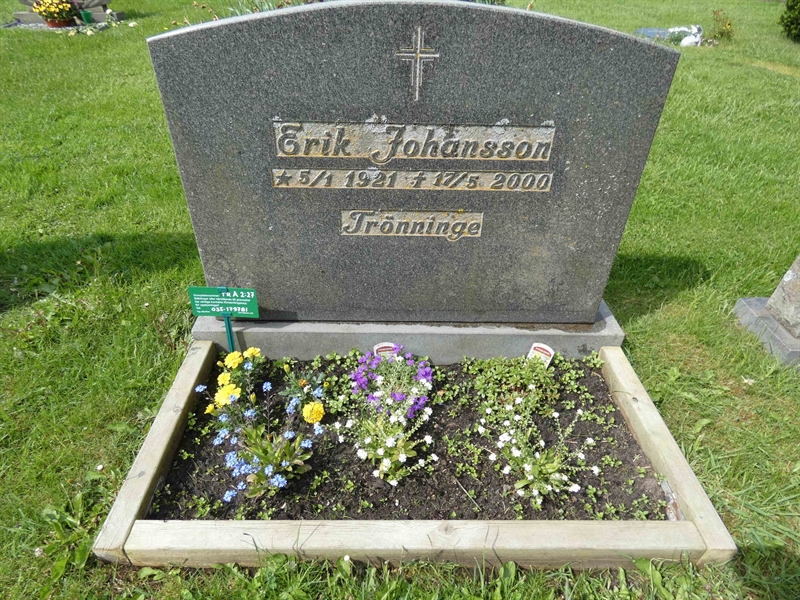 Grave number: TR A  2:27
