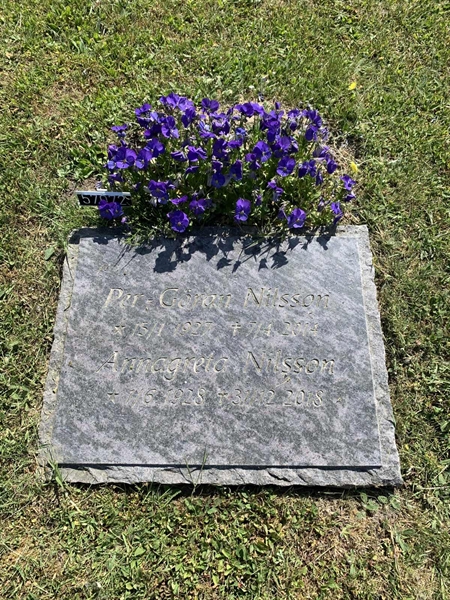 Grave number: R 07    72