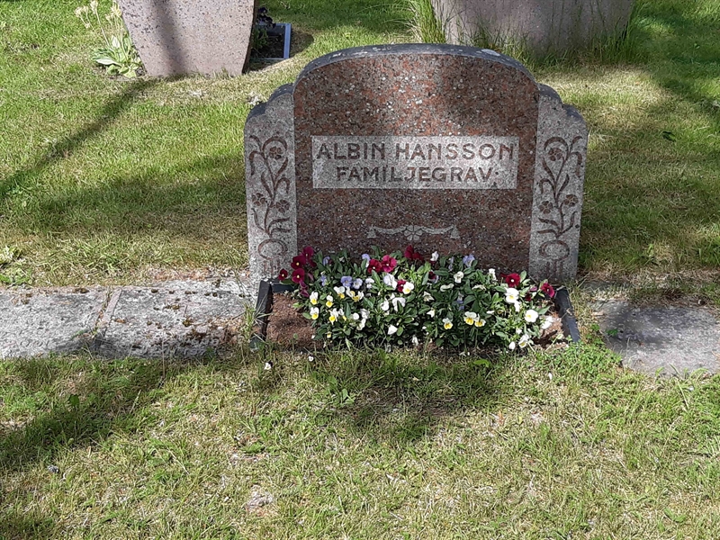 Grave number: JÄ 05   147
