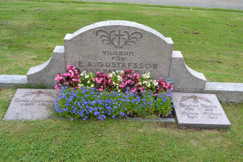 Grave number: 1 K   768