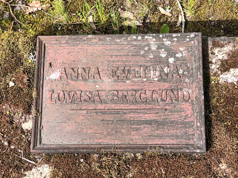 Grave number: SÖ 01   252