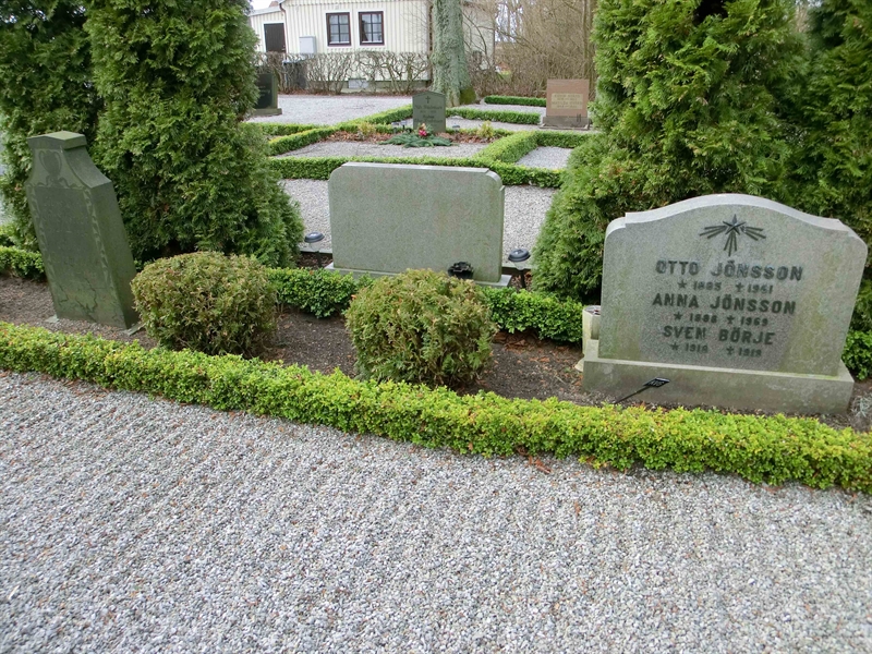 Grave number: LB E 017-020
