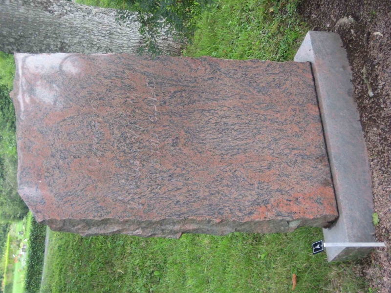 Grave number: BNB 2D   610