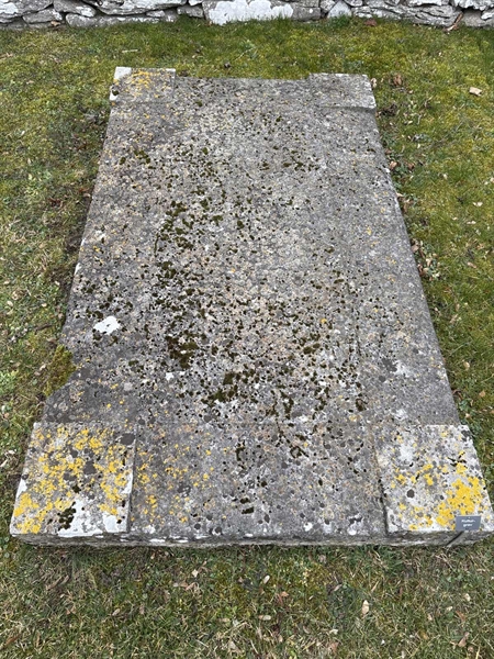 Grave number: G E 9