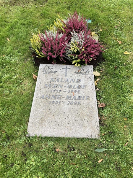 Grave number: 1 2 W 635