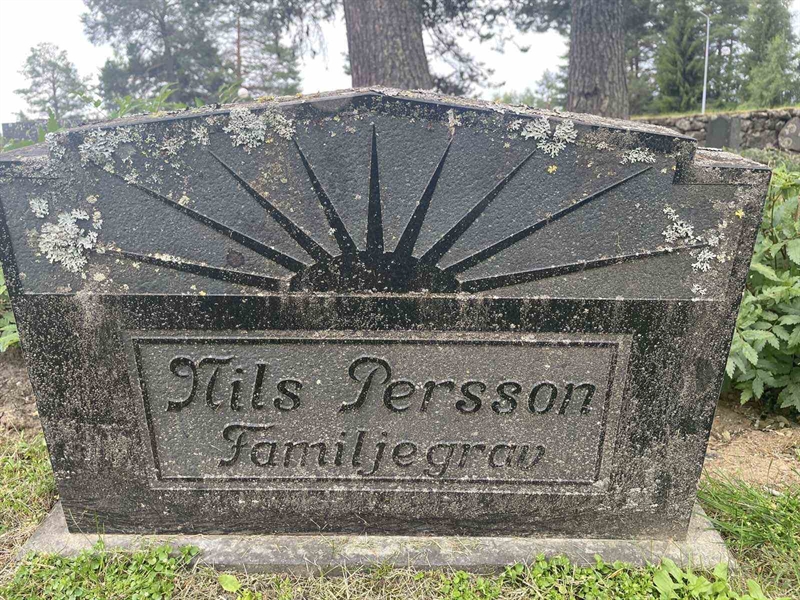 Grave number: 001 1   320