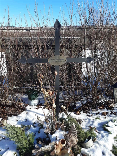 Grave number: A M 100-101