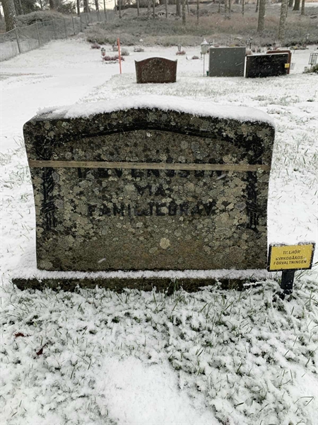 Grave number: R 3   117