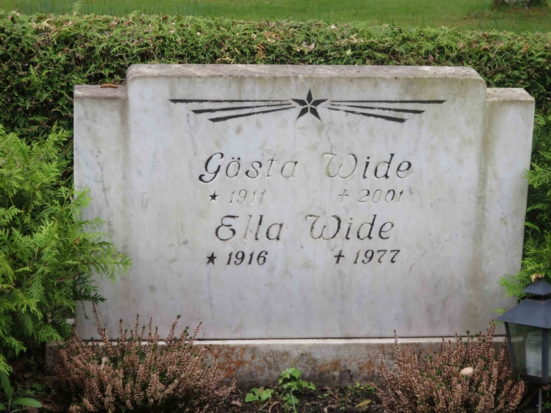 Grave number: HÖB N.UR   214