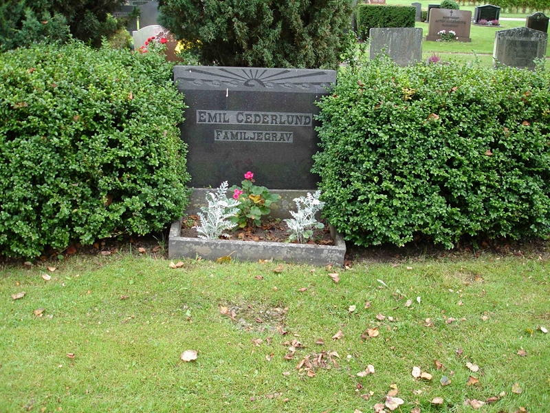 Grave number: HK B    92, 93
