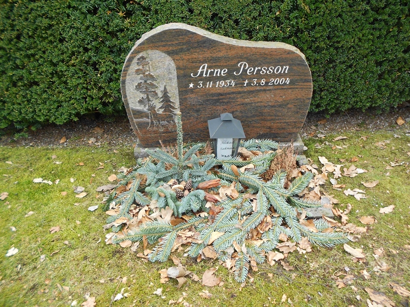 Grave number: NÅ N4    12, 13