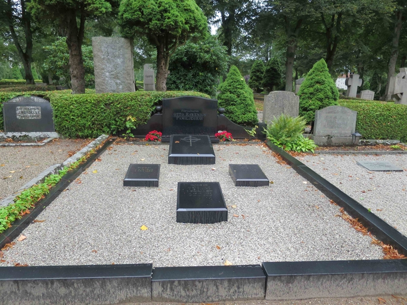 Grave number: HÖB 6   141A