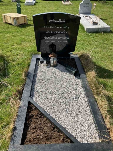 Grave number: R 05M 140