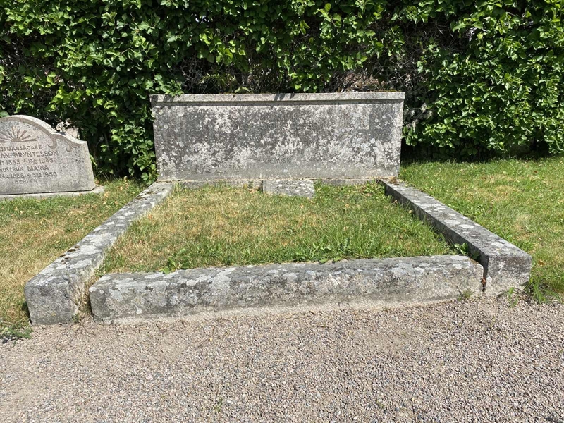 Grave number: 8 1 02    29a-b