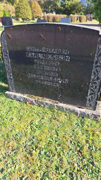 Grave number: VN C     9-11