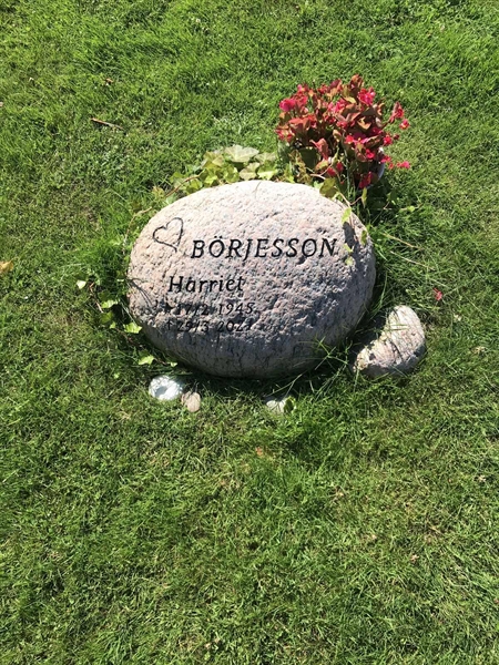 Grave number: BO E    18