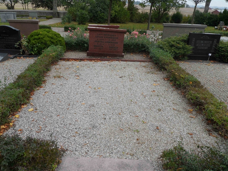 Grave number: SK H   101, 102, 103, 104