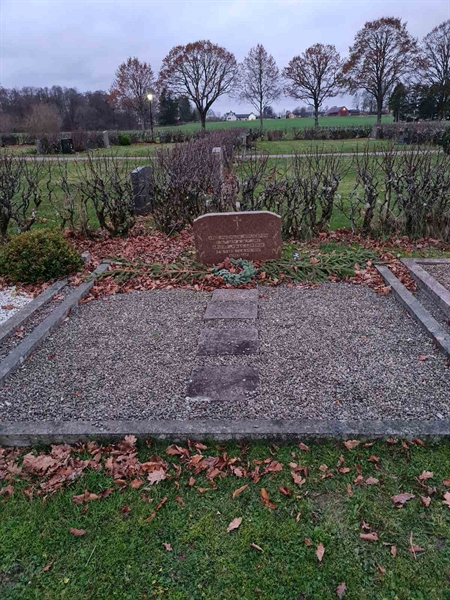 Grave number: B3 3A   244