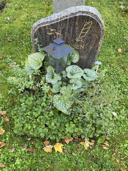 Grave number: 1 H   326