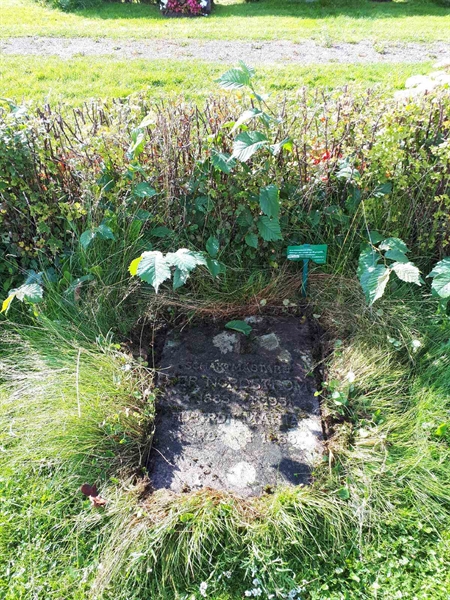 Grave number: NK F G   179