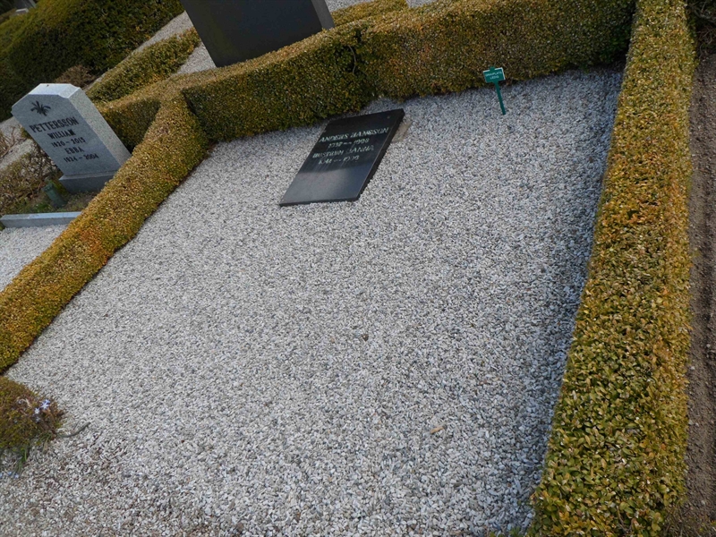 Grave number: VK VII     4