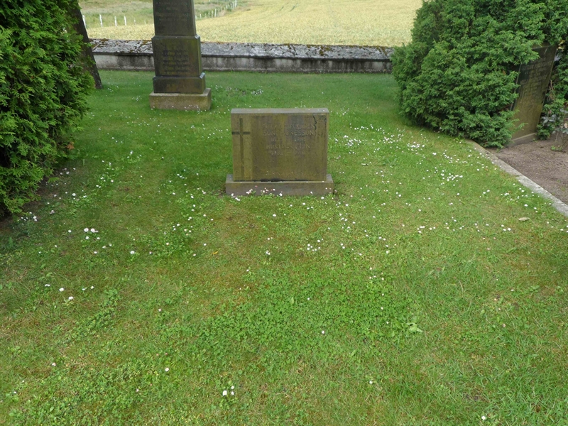Grave number: ÖV A     8