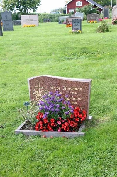 Grave number: F 04   126