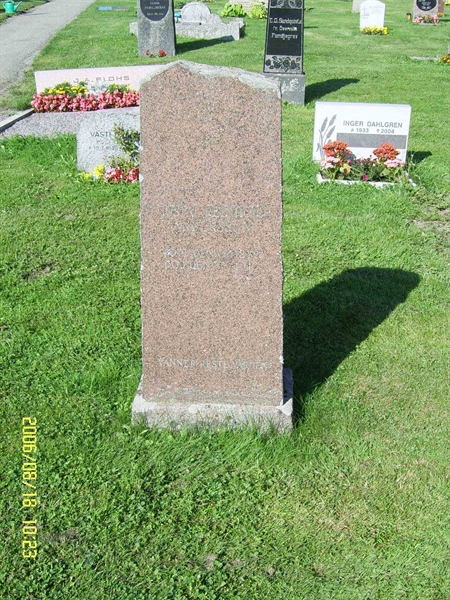 Grave number: F 04   275