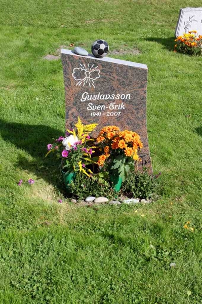 Grave number: F 06    72