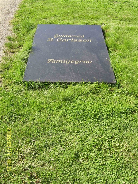 Grave number: F 04   128