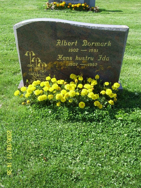 Grave number: F 04   135
