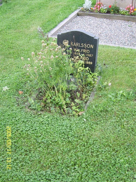 Grave number: F 03    32