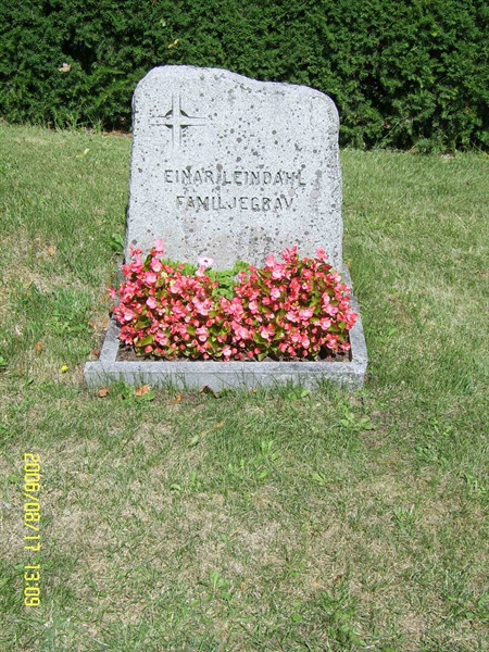 Grave number: F 02    33