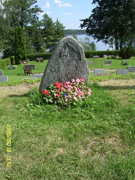 Grave number: F 05     6