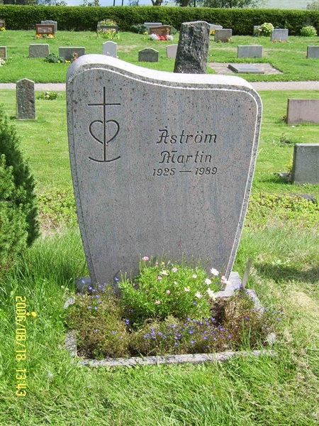 Grave number: F 05    21