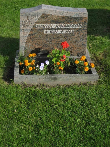Grave number: F 18   124