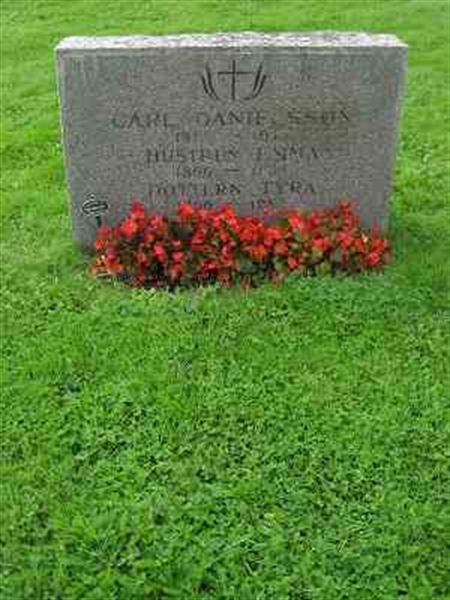 Grave number: F 10   192-193